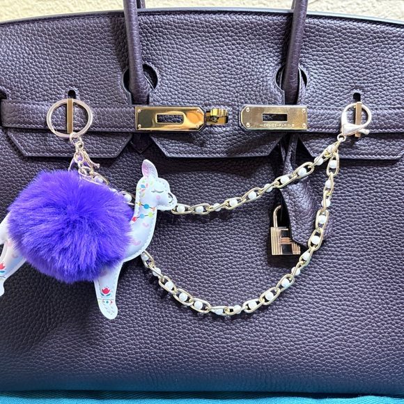 ✨ Handmade Purple Alpaca Pom Pom Bag Charm ✨ - Picture 1 of 3